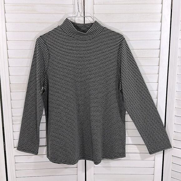 Chico's Zenergy Top Size 1 (8) Mock Neck Long Sleeve - Picture 3 of 16